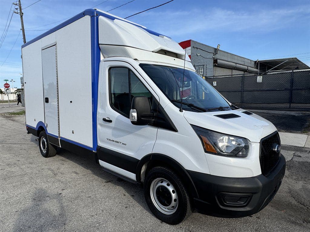 2023 Ford Transit T-350 image 19