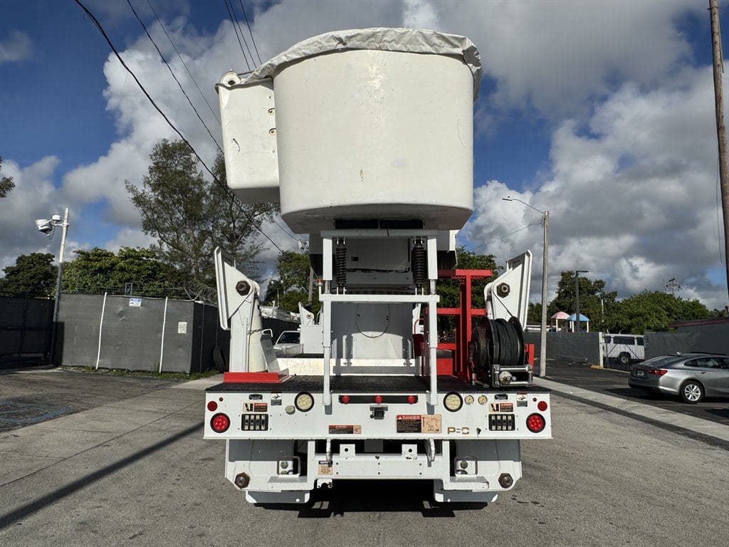 2015 Freightliner M2-112 image 12