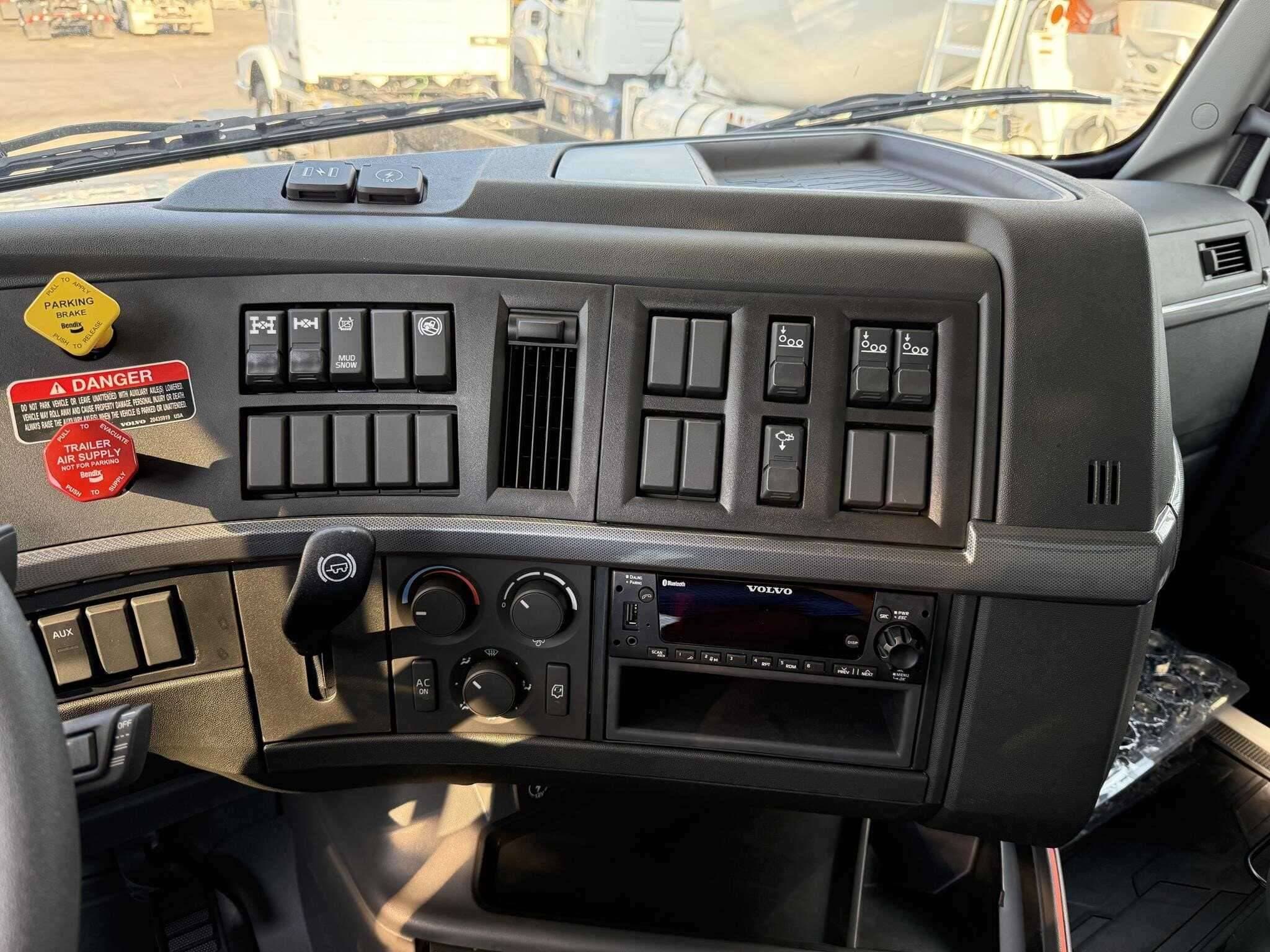 New 2026 VOLVO VHD64F300 Dump Truck in Dallas, TX image 7