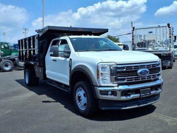 2025 Ford F550 image 1