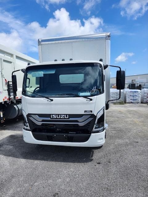 2025 Isuzu NPR image 5