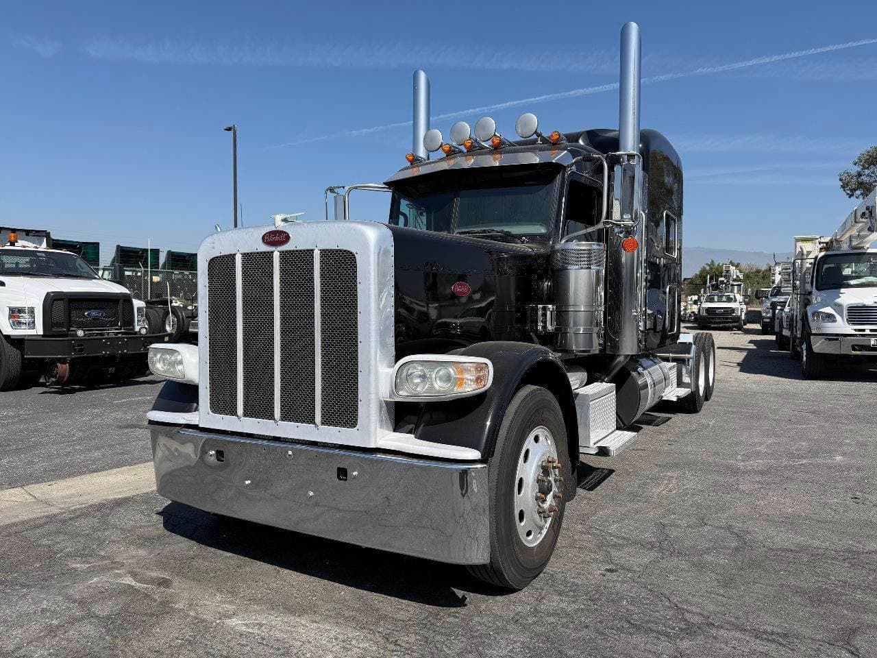 2024 Peterbilt 389 image 1