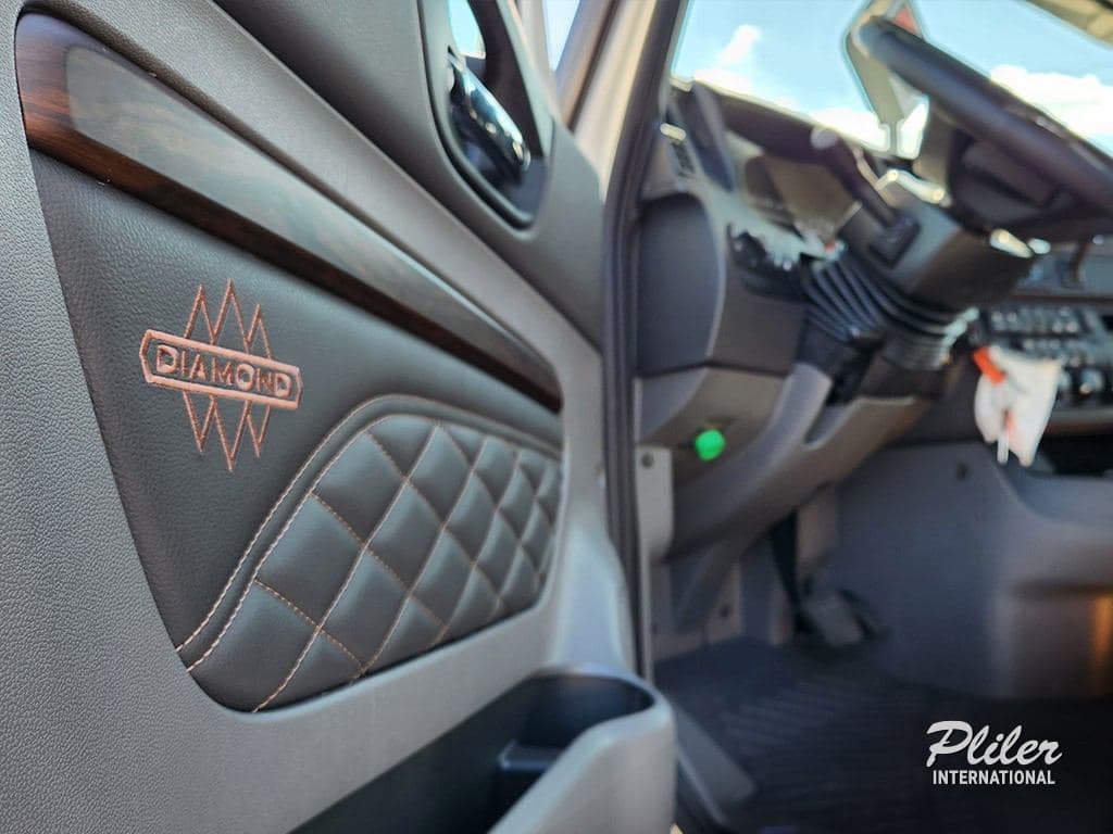 2025 INTERNATIONAL LT SN298703 image 10