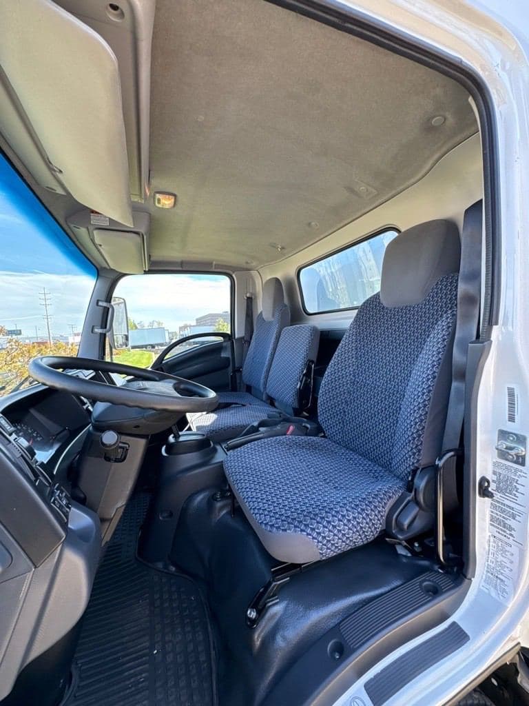 2023 Isuzu NPR HD image 7