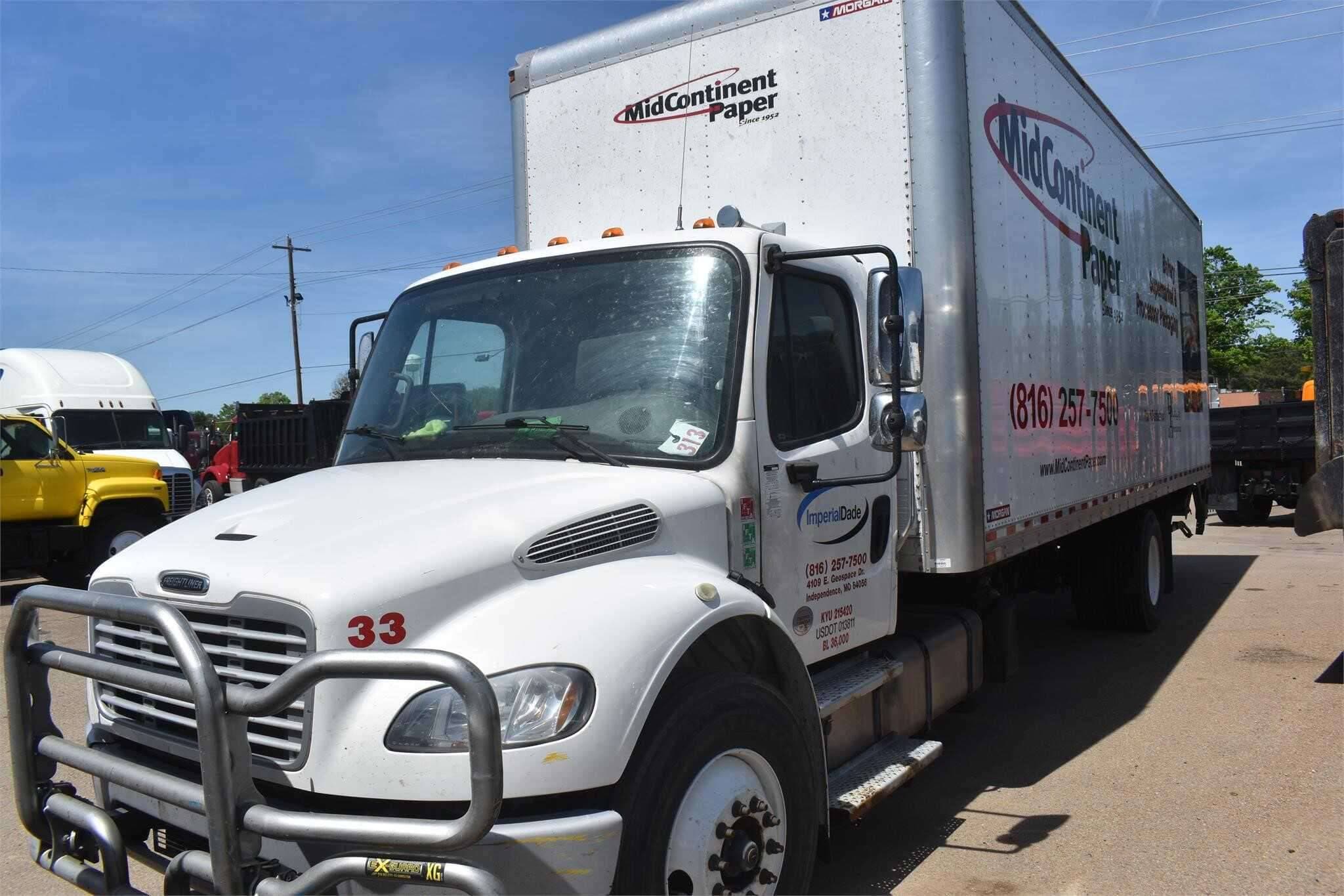 2018 Freightliner M2 image 4