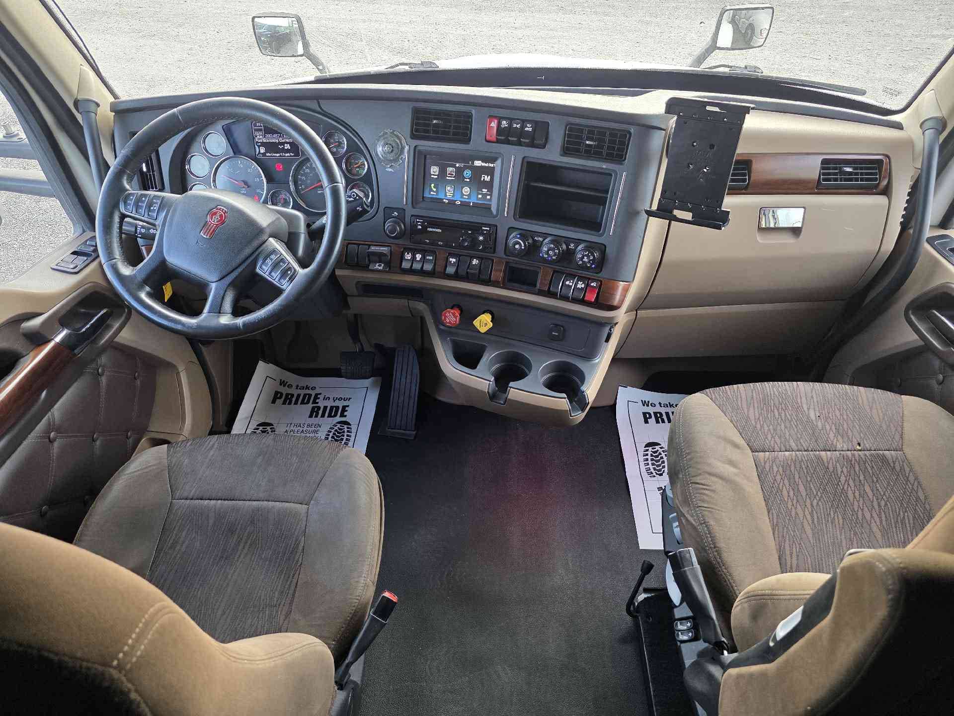 2022 Kenworth T680 image 3