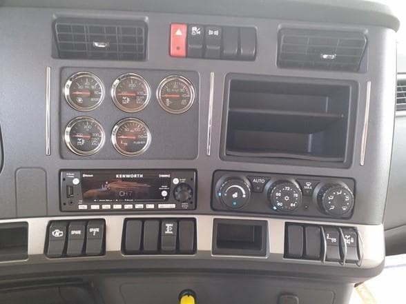 2026 Kenworth T880 image 9