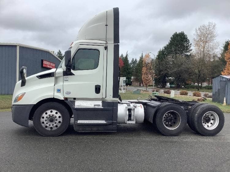 2021 Freightliner Cascadia image 12