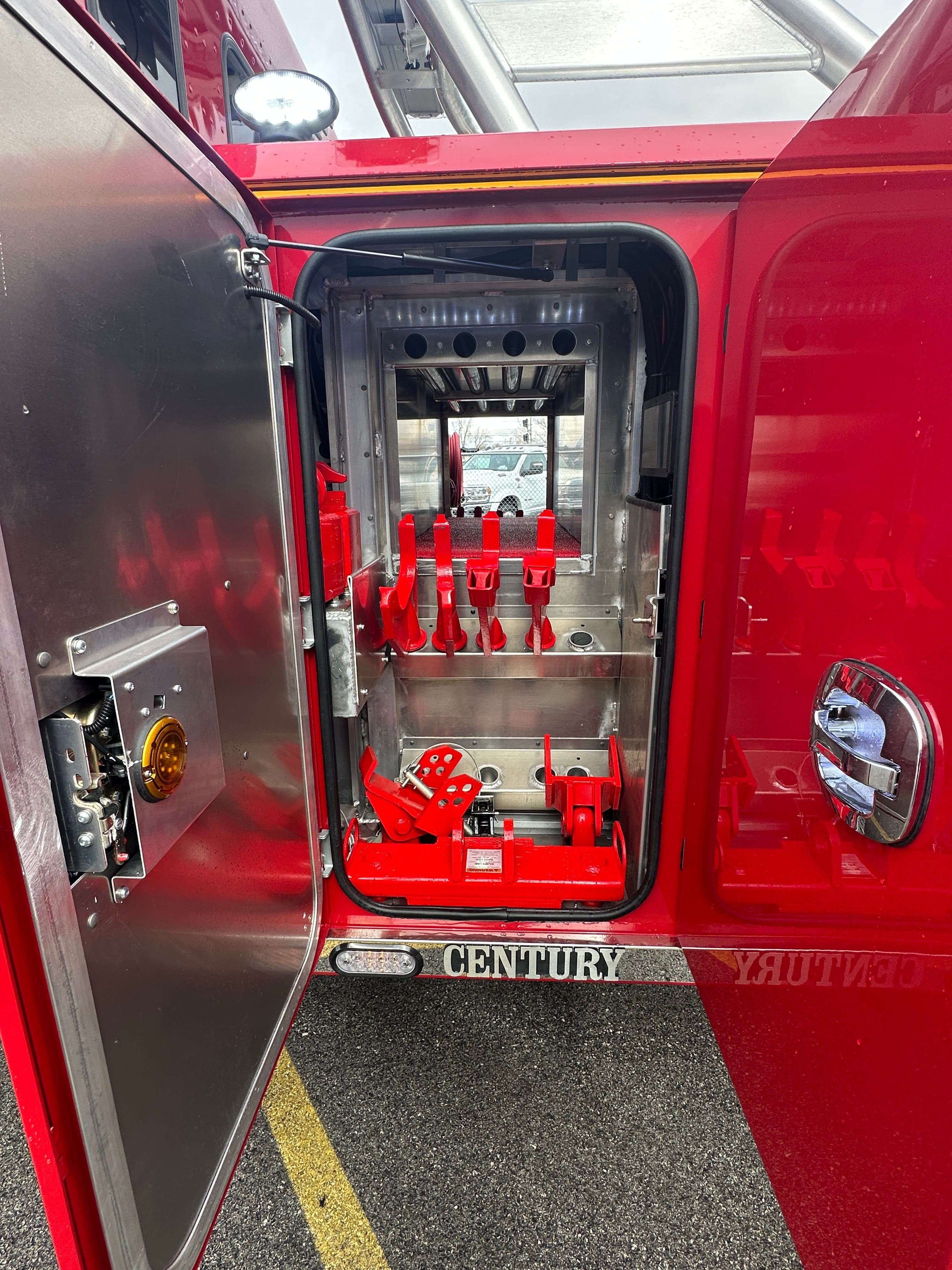 2025 Kenworth T880 with a Century 5130 image 29