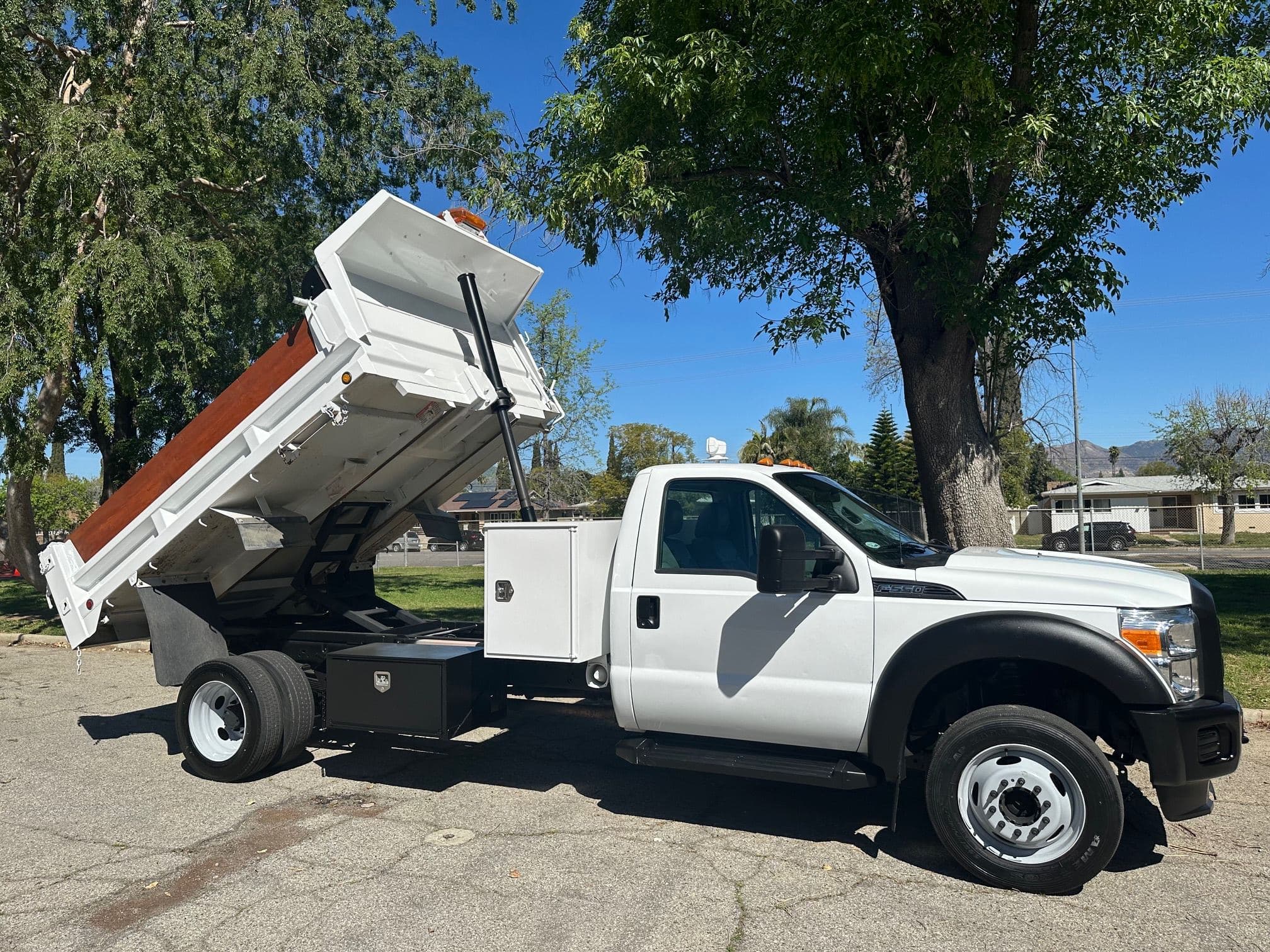 2011 FORD F550 SD 13432 image 3