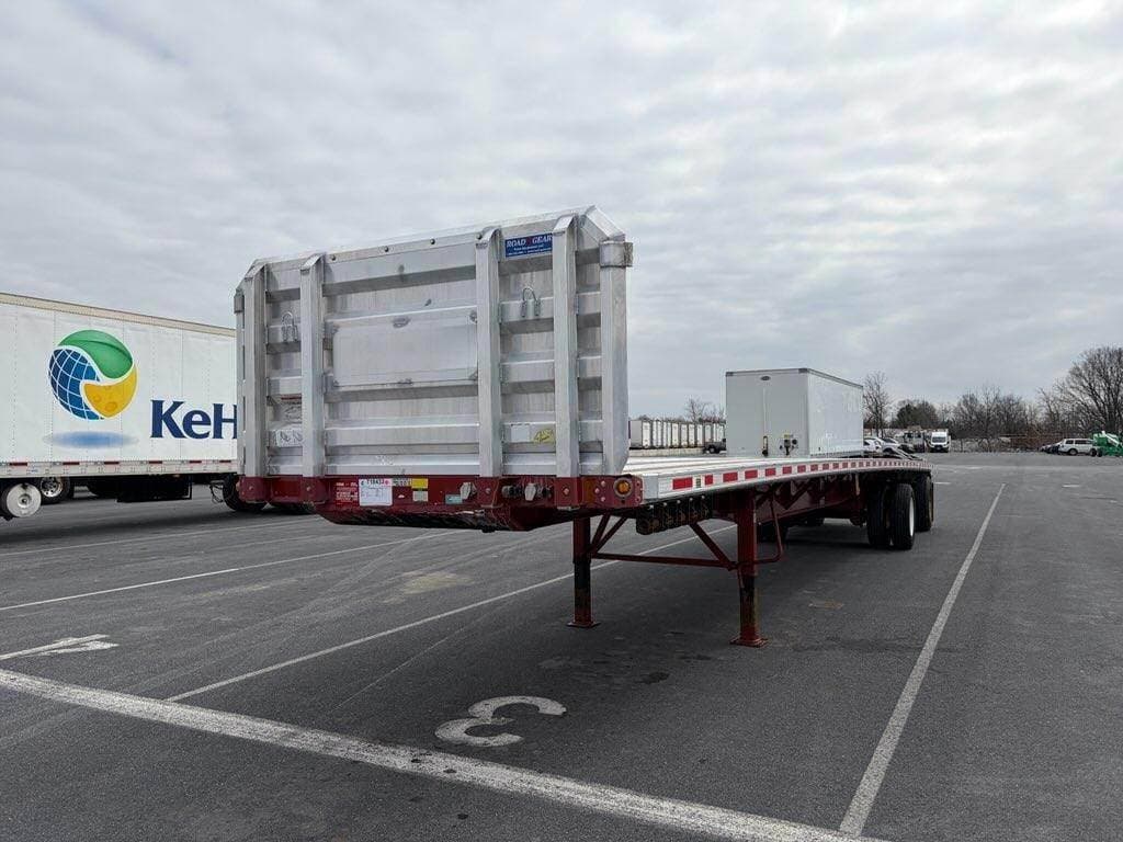 2016 Fontaine 48x102 Combination Flatbed Trailer - Air Ride, Fixed Axle image 2