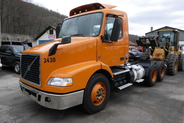 2018 Volvo VNM