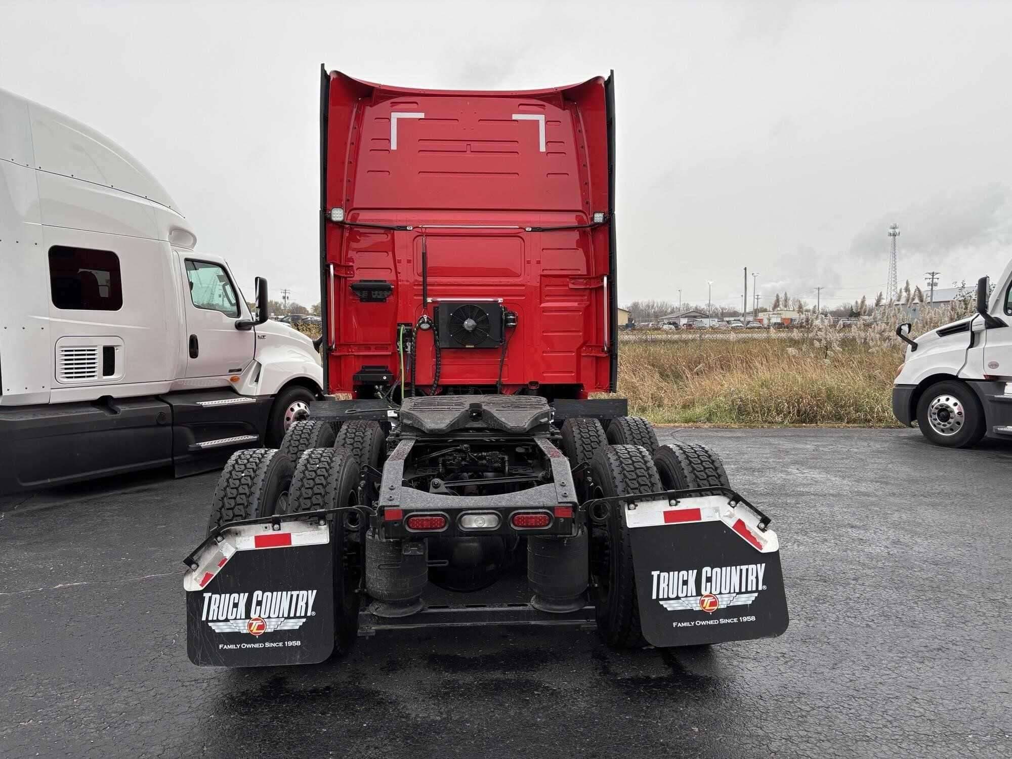 2022 Volvo VNL image 4