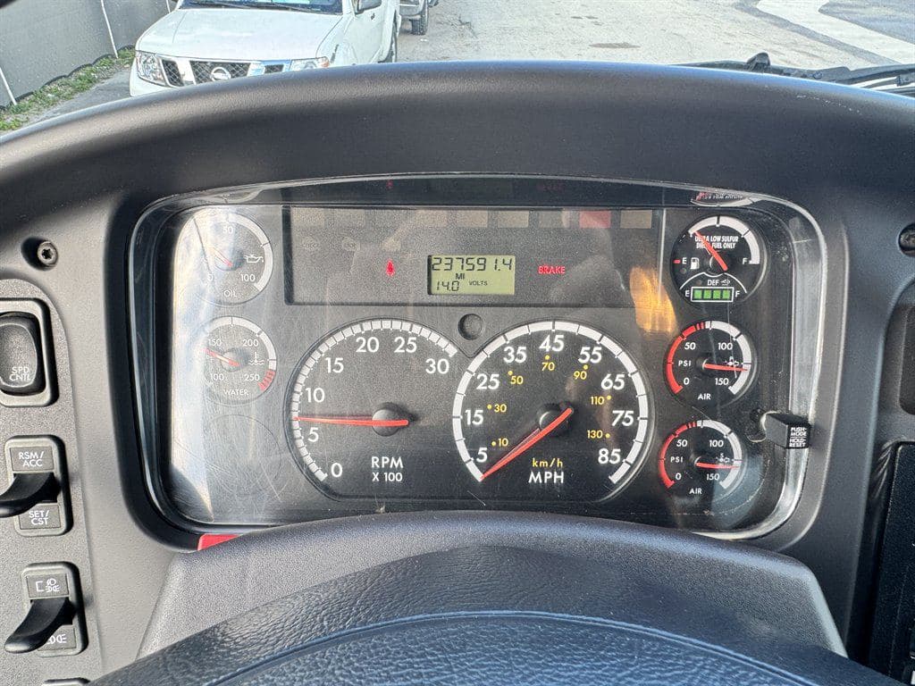 2014 Freightliner M2 106 image 67