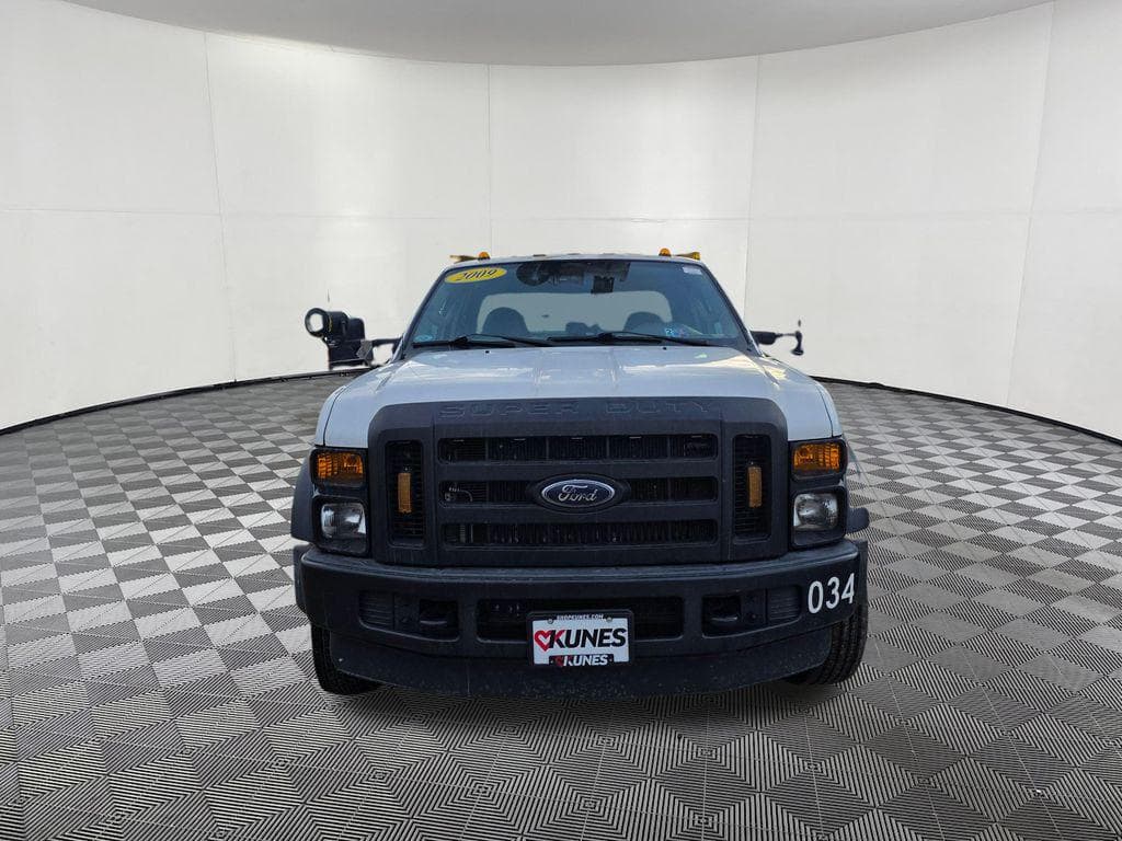 2009 Ford F-550SD XL DRW Bucket Crane image 2
