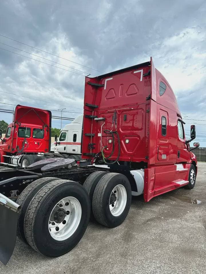 2020 Freightliner Cascadia image 5