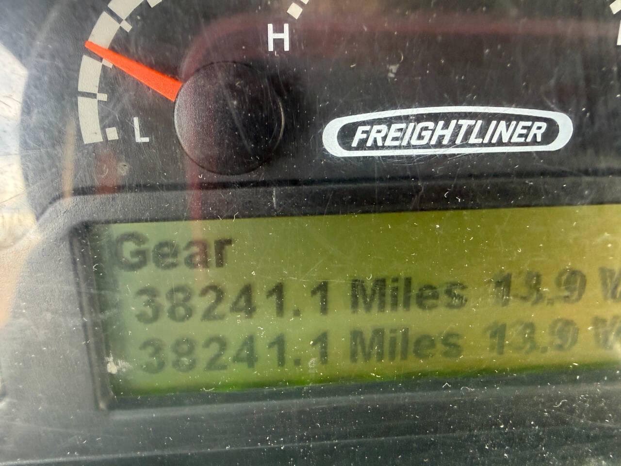 2018 Freightliner MT45 image 10