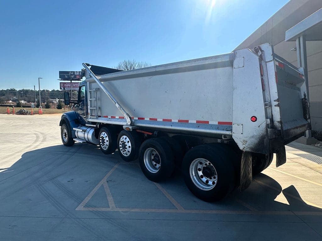 Used 2022 KENWORTH T880S image 6