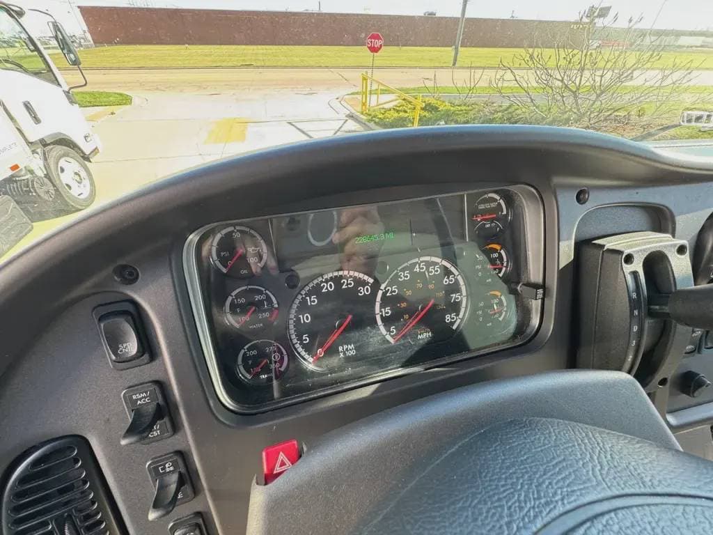 Used 2022 FREIGHTLINER Box Truck - Straight Truck, Moving Van, Expeditor-Hotshot BUSINESS CLASS M2 106 For Sale image 9