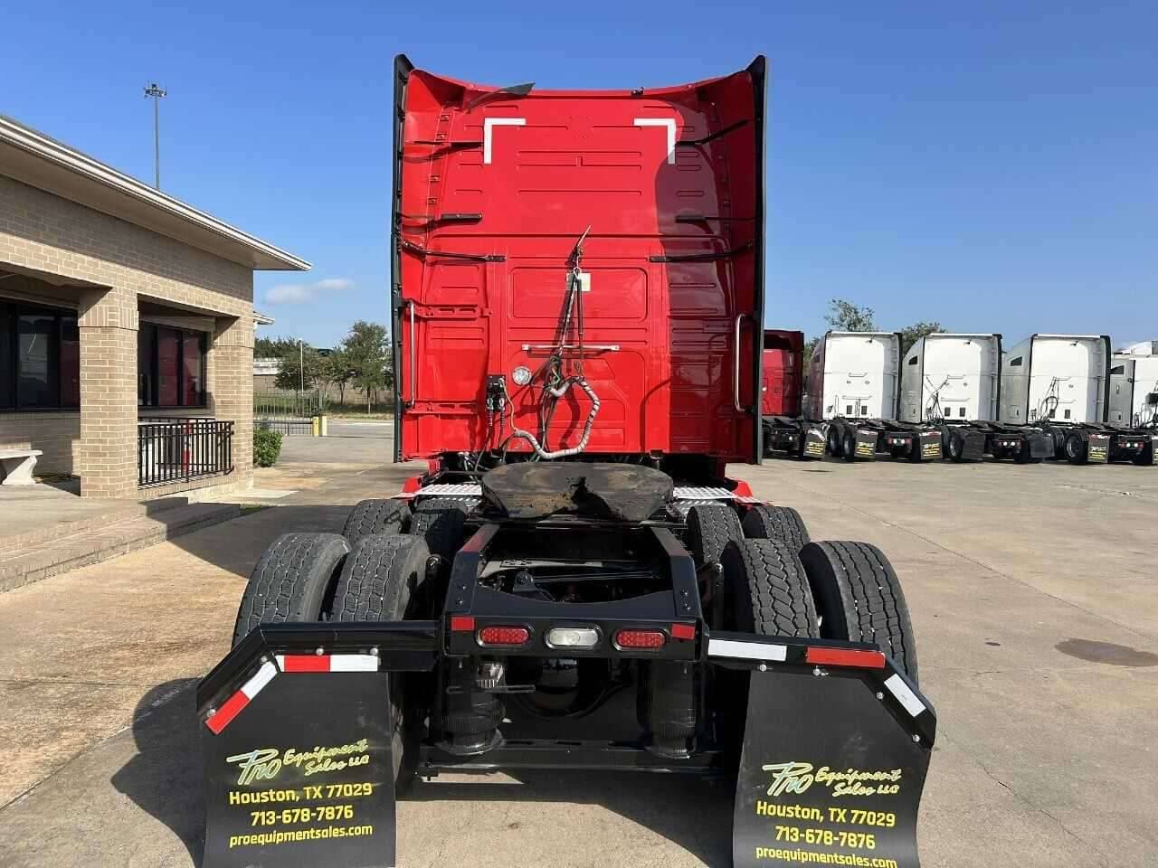 2022 Volvo VNL image 4