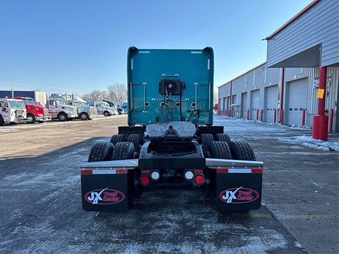 2022 Peterbilt 389 image 5