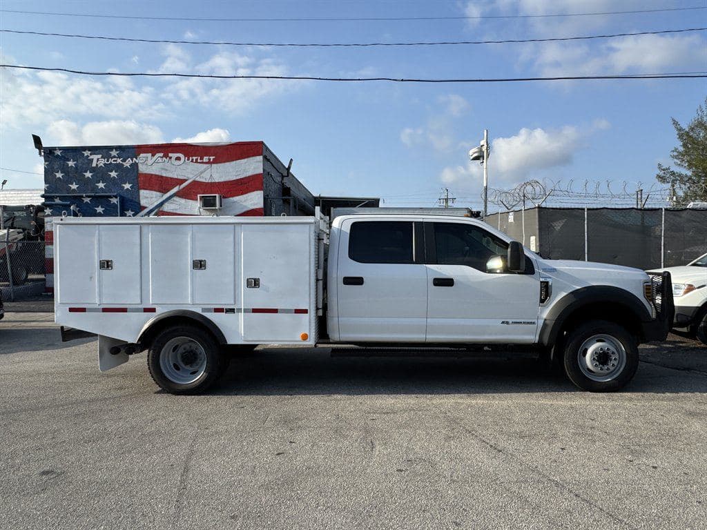 2018 Ford F550 image 15