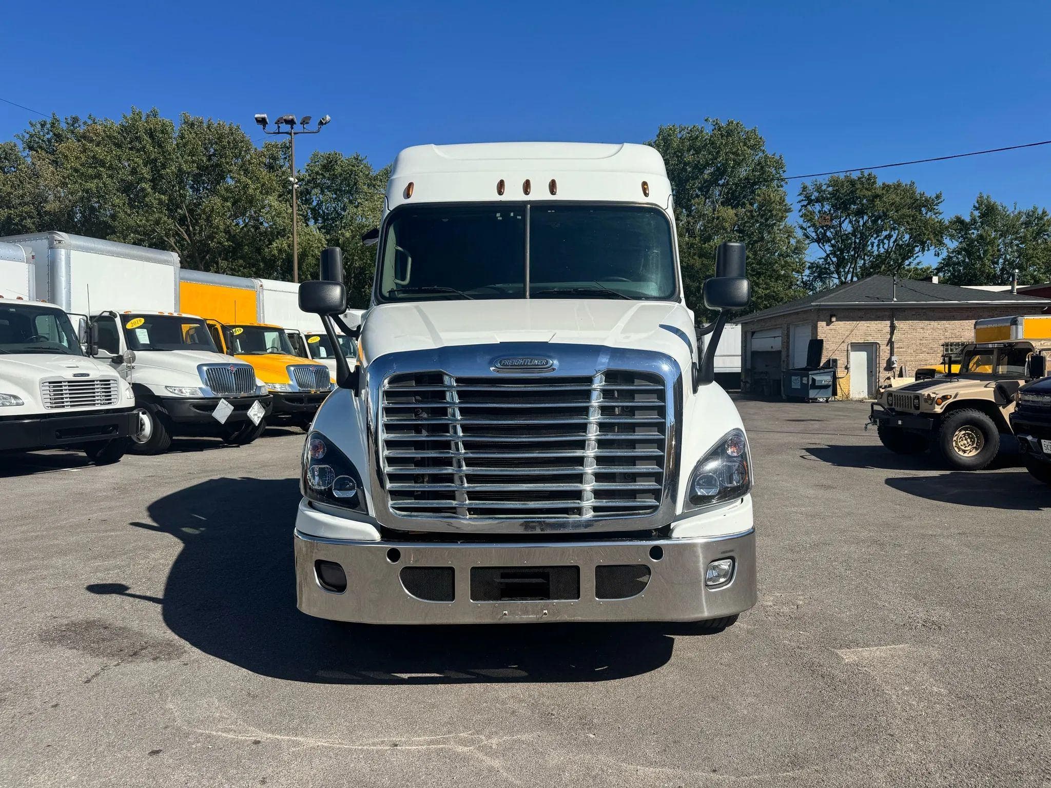 2016 Freightliner Cascadia image 1