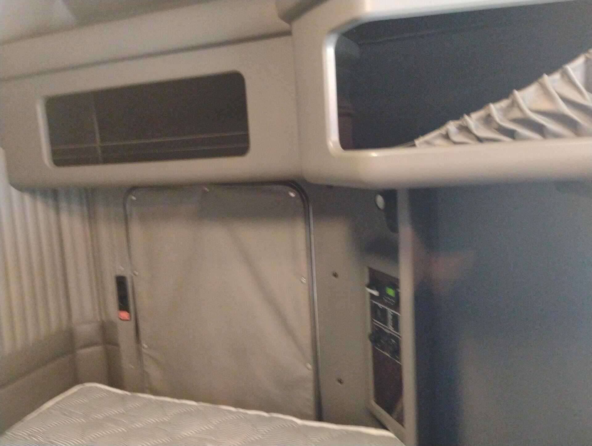2019 Kenworth T8 Series image 11