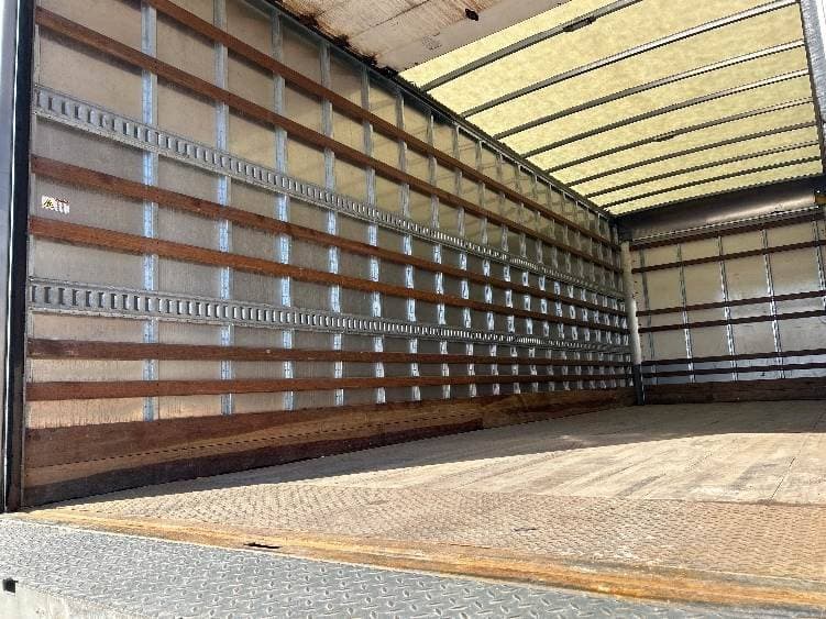 2022 International MV607 Box Truck - 220HP, 6 Speed Automatic, Roll up Door image 11