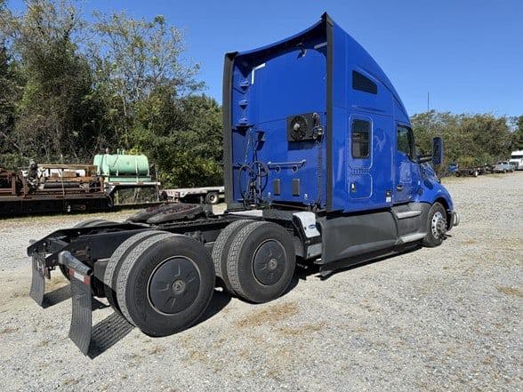 2020 Kenworth T680 image 2