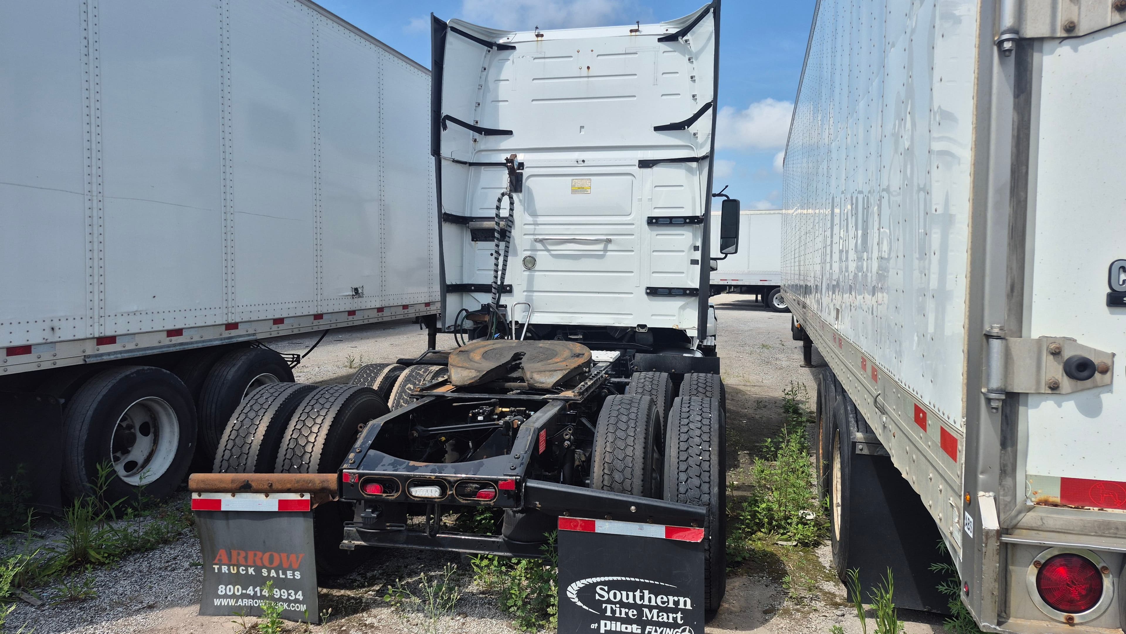 2016 Volvo VNL670 image 6