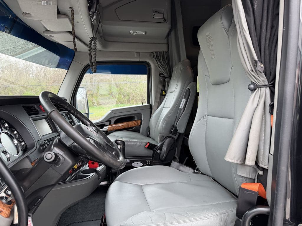 Used 2020 KENWORTH T880 image 3