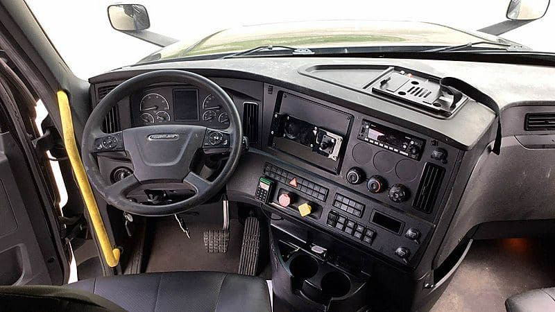 2023 Freightliner Cascadia 126 image 9