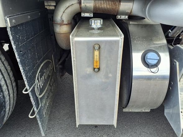 2020 Kenworth T880 image 4
