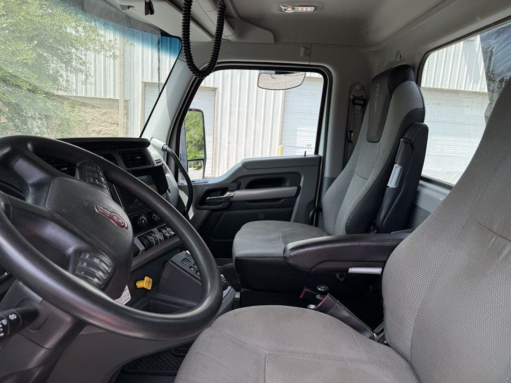 Used 2021 KENWORTH T880S image 3