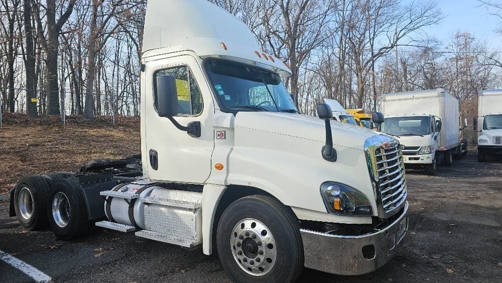 2018 Freightliner Cascadia image 10