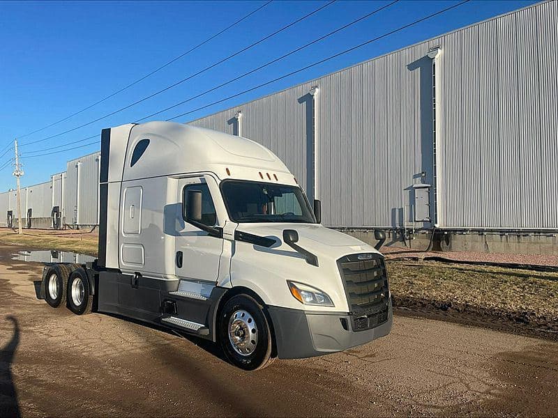 2024 Freightliner Cascadia 126 image 1