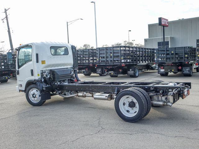 2025 Chevrolet 5500 XG LCF Gas Base image 5