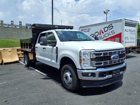 2025 Ford F350 image 2