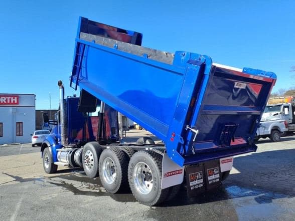 2025 Kenworth T880 image 16