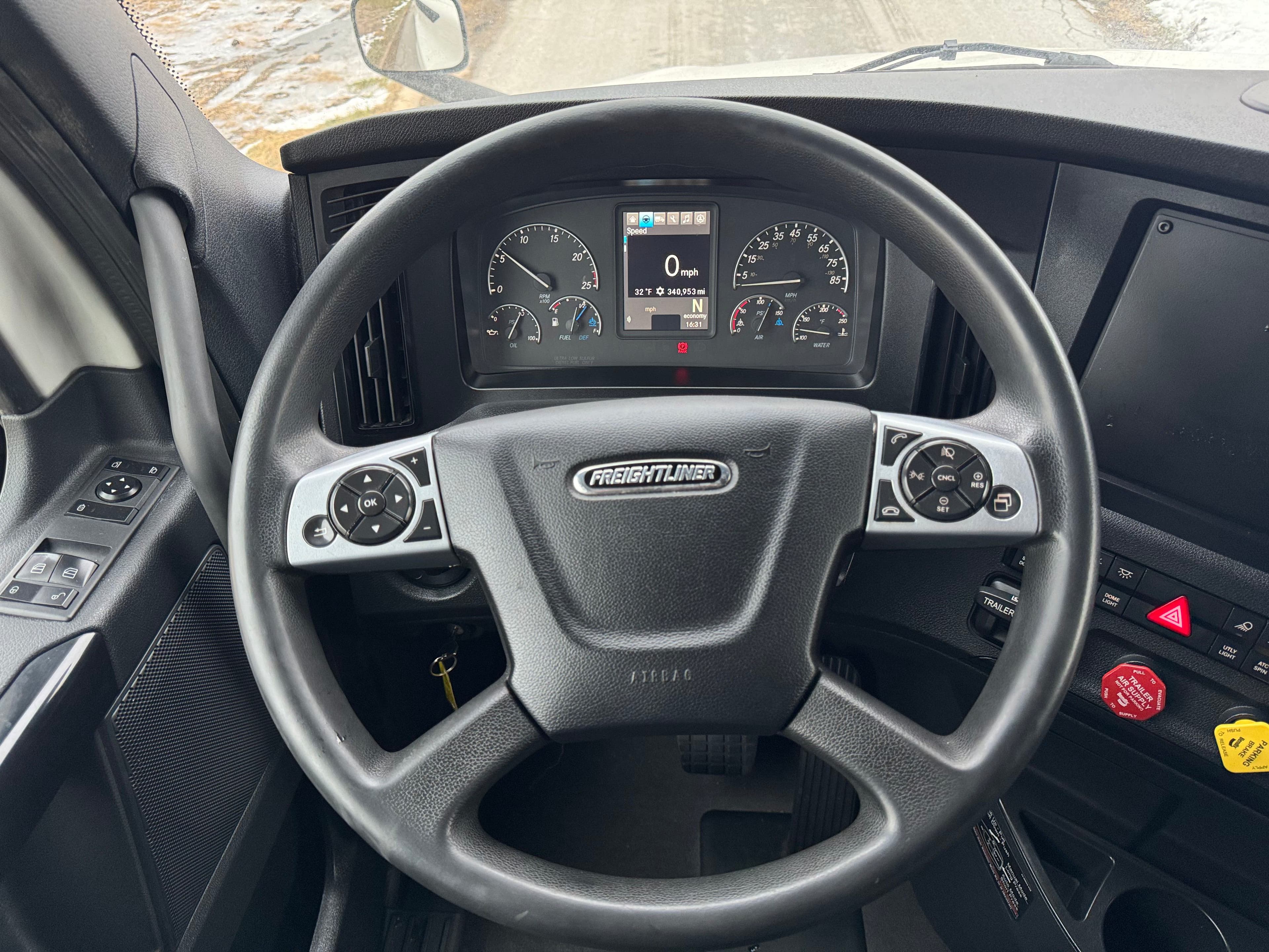 2023 Freightliner Cascadia 126 image 11