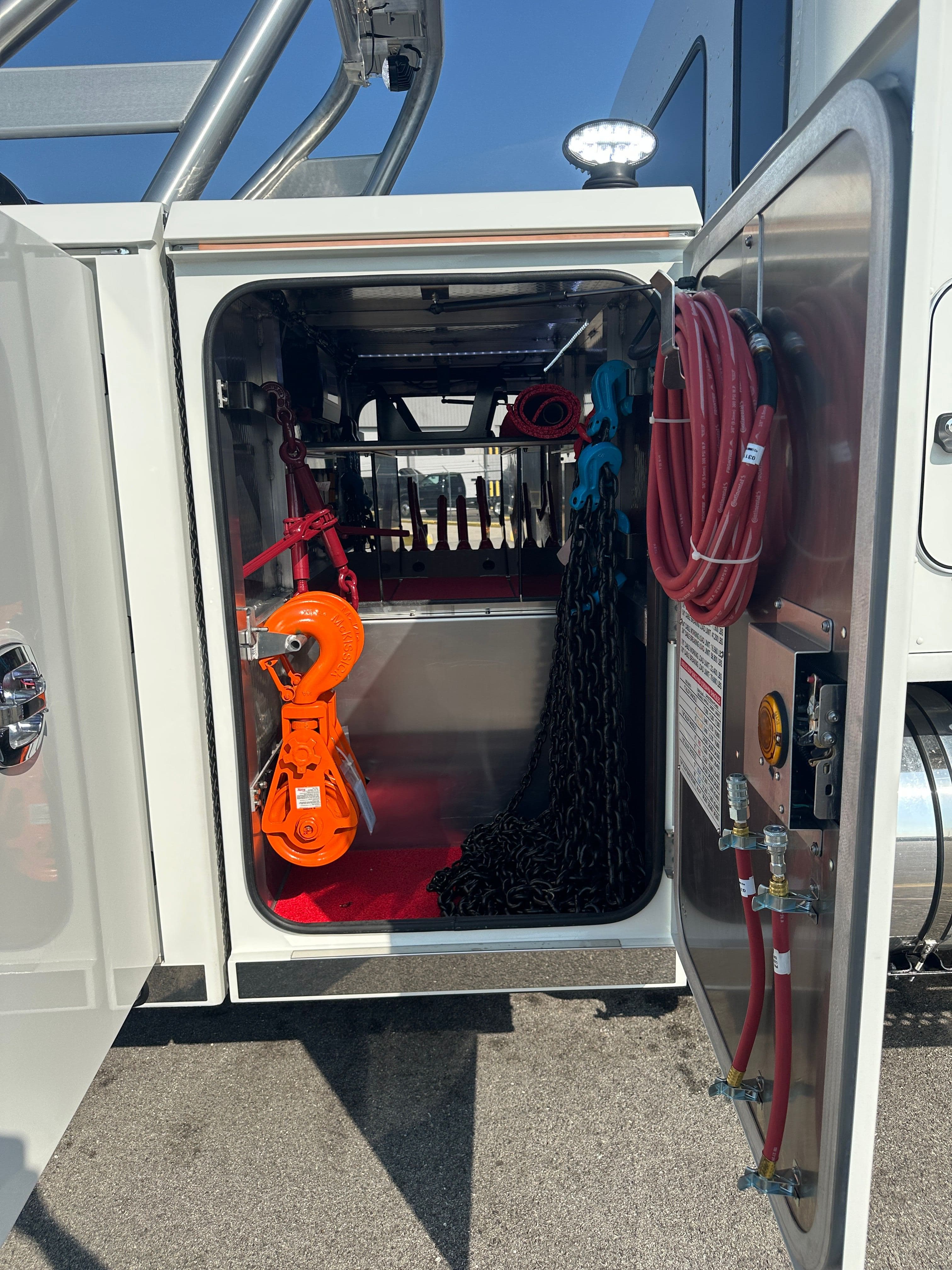 2025 Kenworth T880 WITH A CENTURY 9055XL image 30