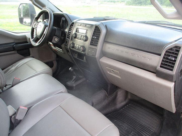 2017 Ford F550 BUCKET TRUCK 4X4 image 13