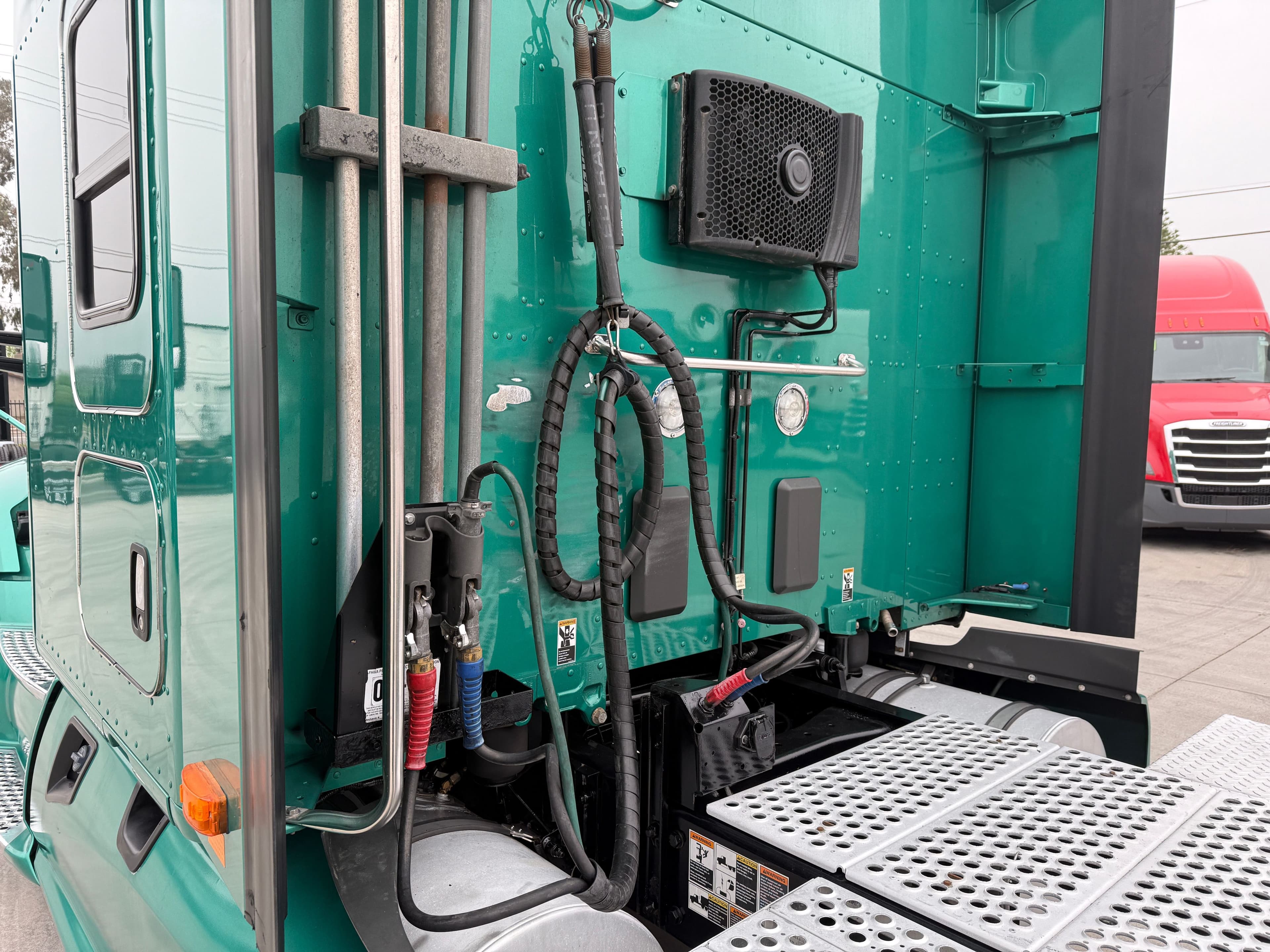 2021 Kenworth T680 image 9