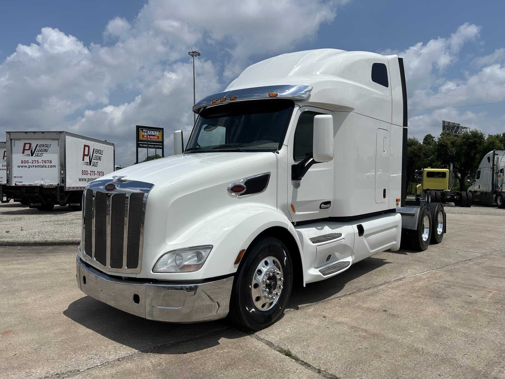 2020 Peterbilt 579 image 2