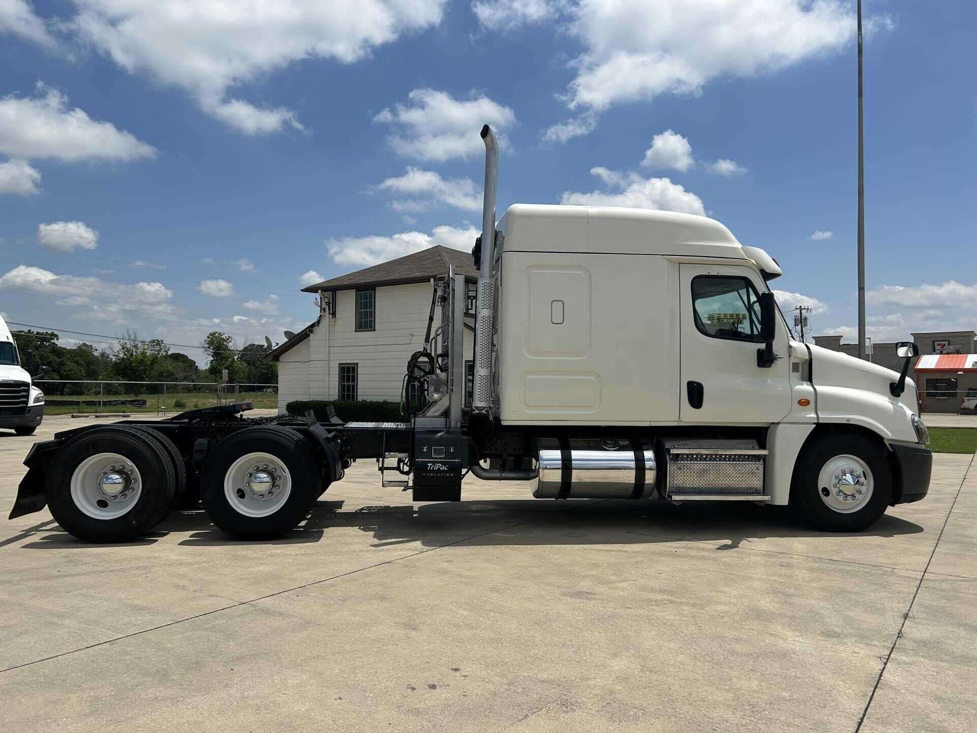 2019 Freightliner Cascadia 125 image 4