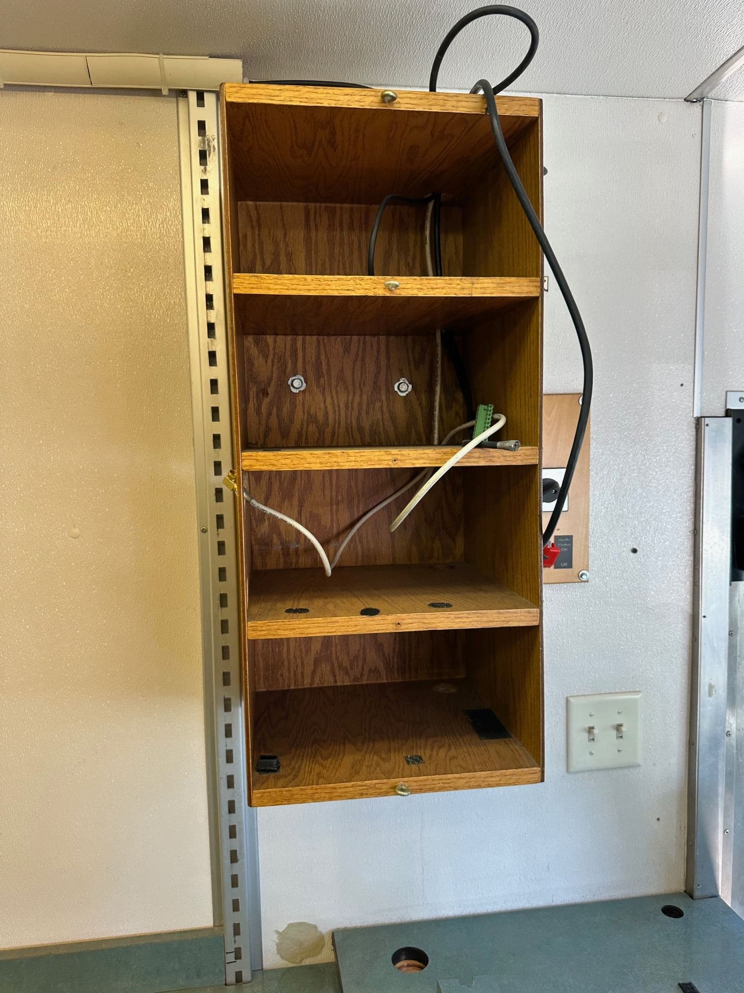 2002 WORKHORSE Step Van with Handicap Lift image 24