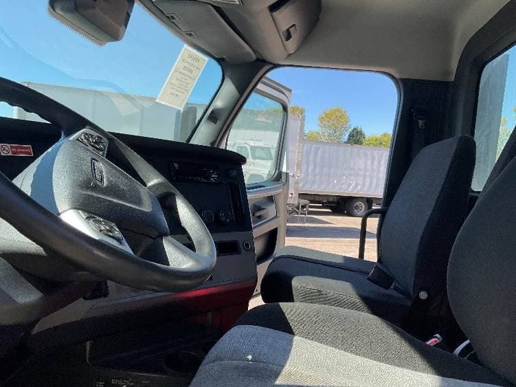 2021 Freightliner Cascadia image 8