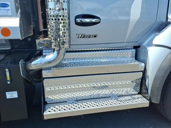 2026 Kenworth T880 image 4