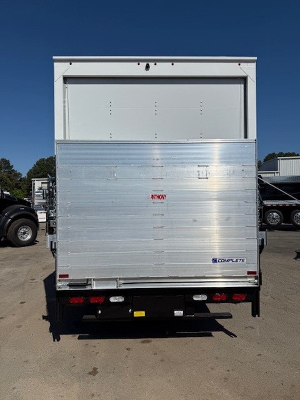 New 2025 ISUZU NRR image 5